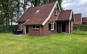 Huisje Voor Rust, Ruimte En Natuur